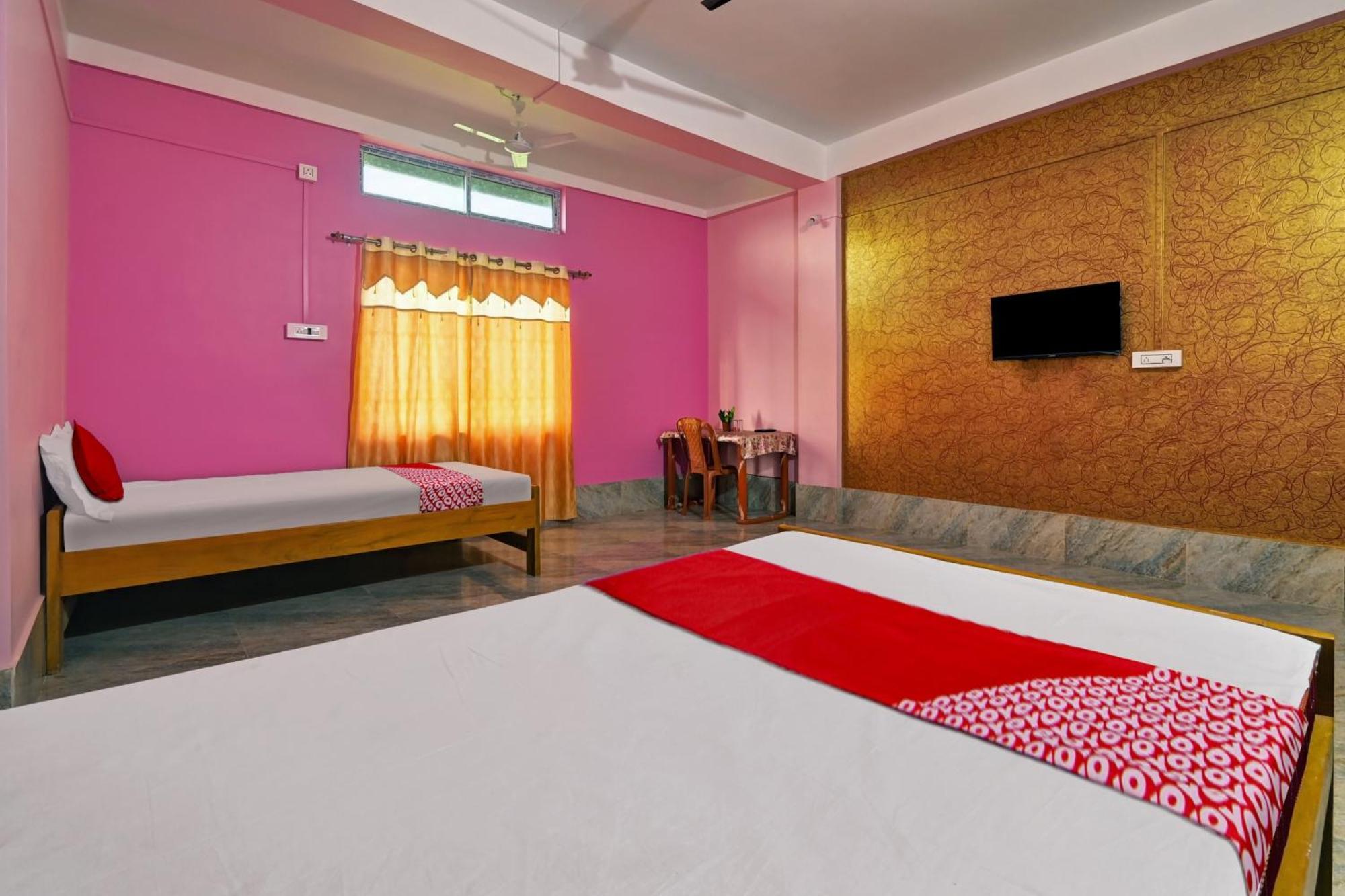 Oyo Flagship The Brahmaputra Homestay Guwahati Exterior foto